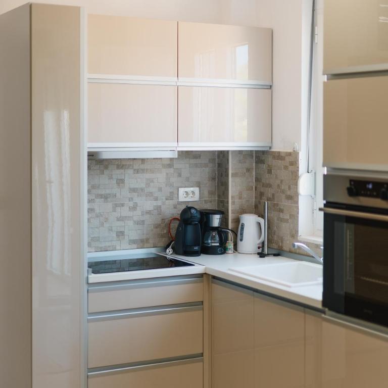 Chez Vous - One-Bedroom Apartment - 24