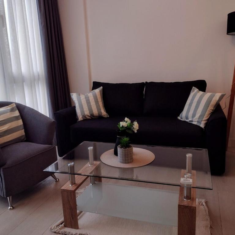Royal Park Apartment with garage, amenities - Apartamento de 2 dormitorios - 73