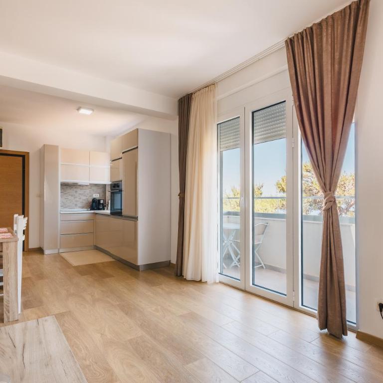 Chez Vous - One-Bedroom Apartment - 2