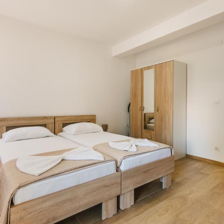 Chez Vous - One-Bedroom Apartment - 19