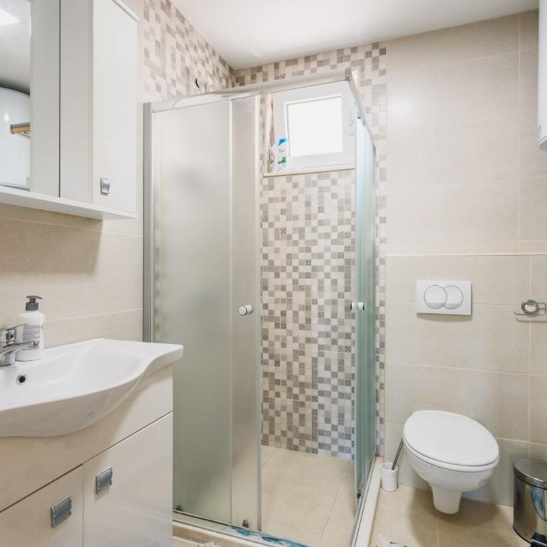 Chez Vous - One-Bedroom Apartment - 13