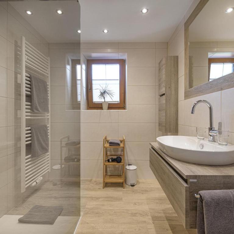 Landhaus Schafflinger - Two-Bedroom Apartment - 28