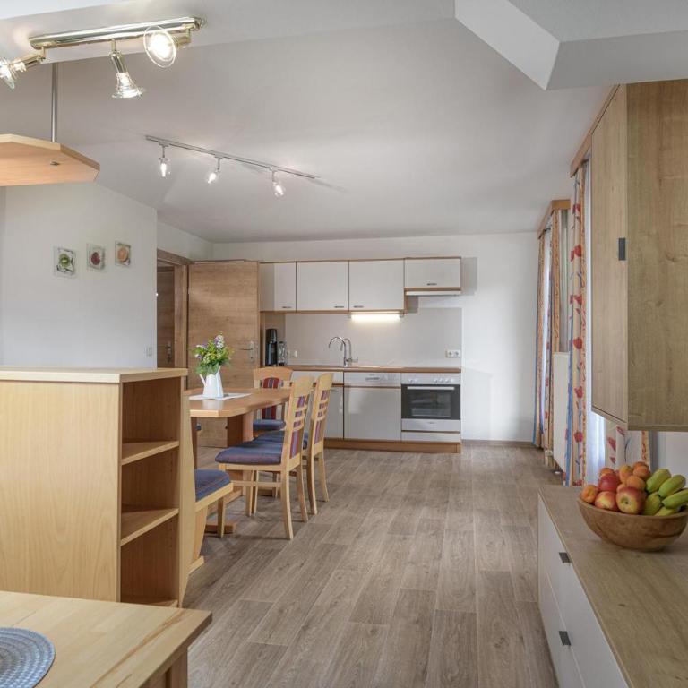 Landhaus Schafflinger - Two-Bedroom Apartment - 32