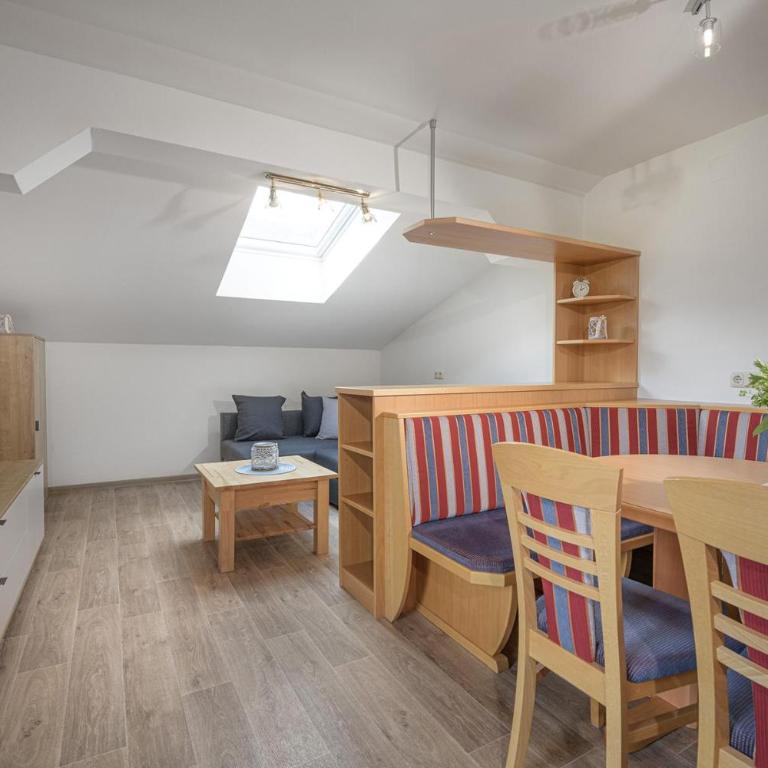 Landhaus Schafflinger - Two-Bedroom Apartment - 37