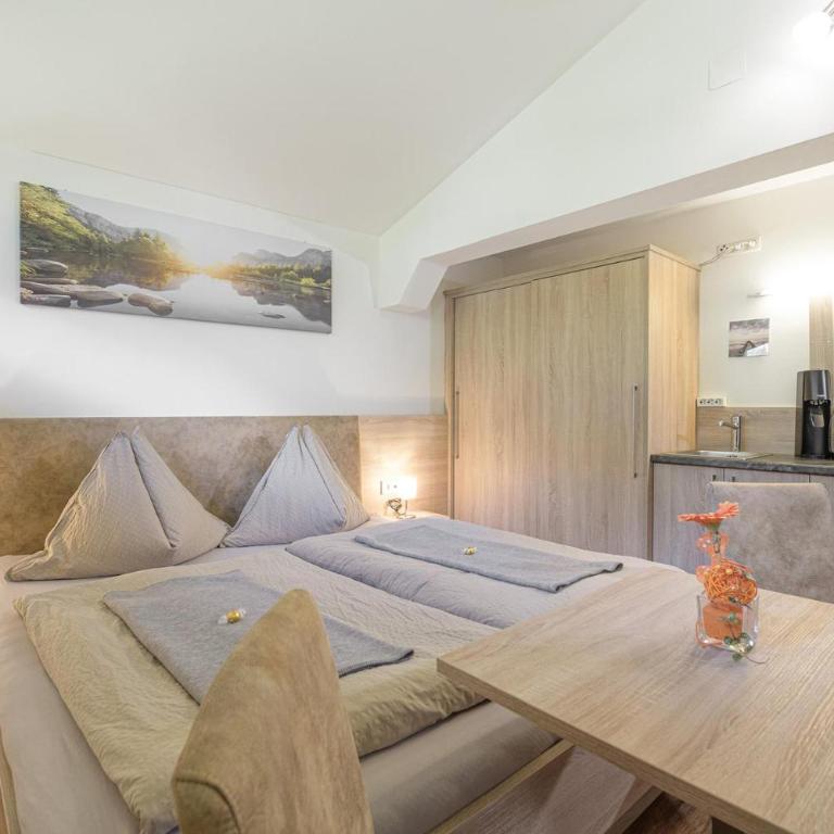 Landhaus Schafflinger - Two-Bedroom Apartment - 41