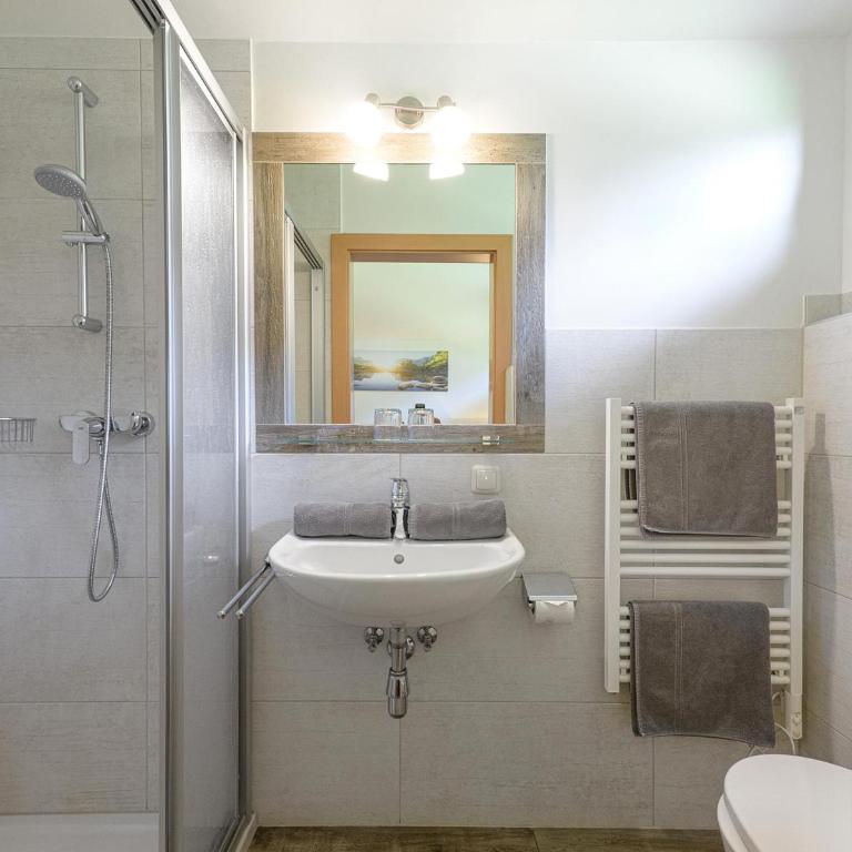 Landhaus Schafflinger - Two-Bedroom Apartment - 42