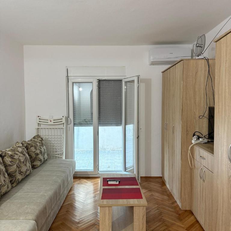 Ivan's Apartment in Budva - Apartman sa 1 Spavaćom Sobom - 2