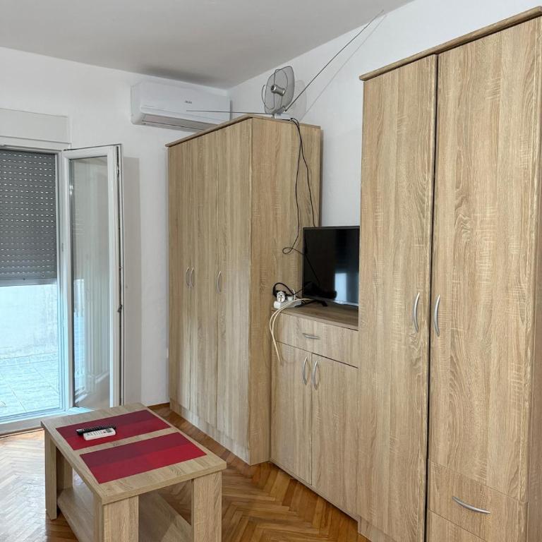 Ivan's Apartment in Budva - Apartman sa 1 Spavaćom Sobom - 13