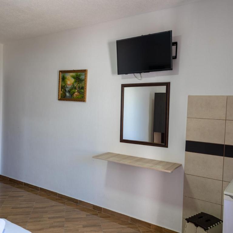 Vukli Apartments - Deluxe Double Room - 4