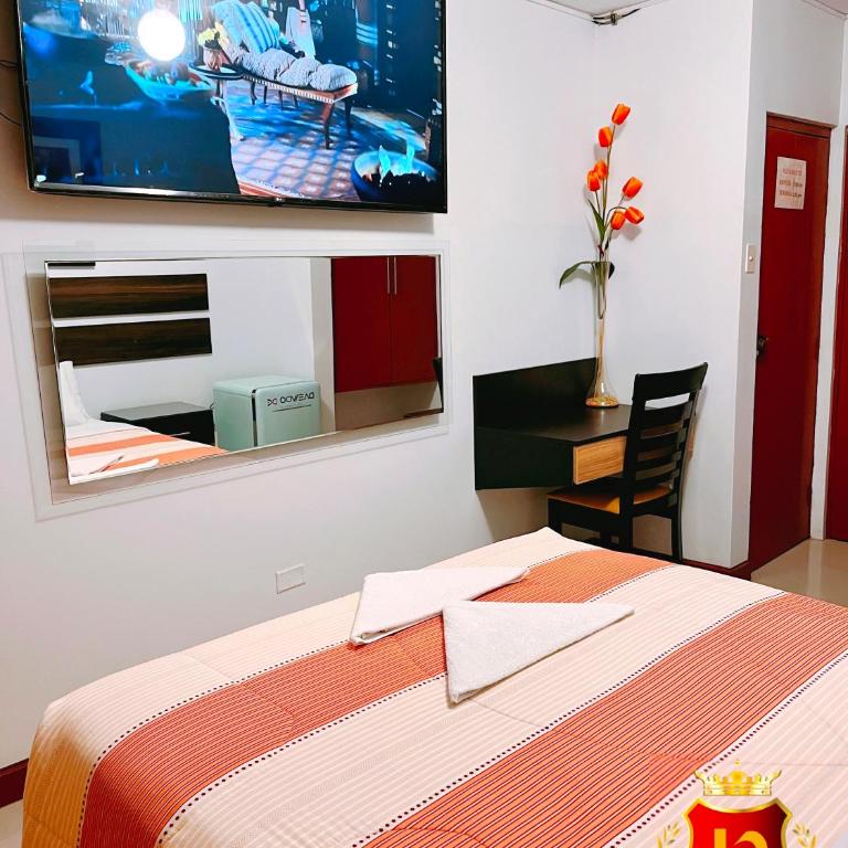 Veneccia Gold Hotel - Queen Room - 6