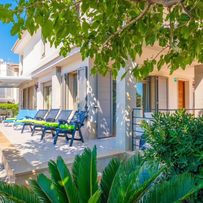 Joan - Three-Bedroom House - 1