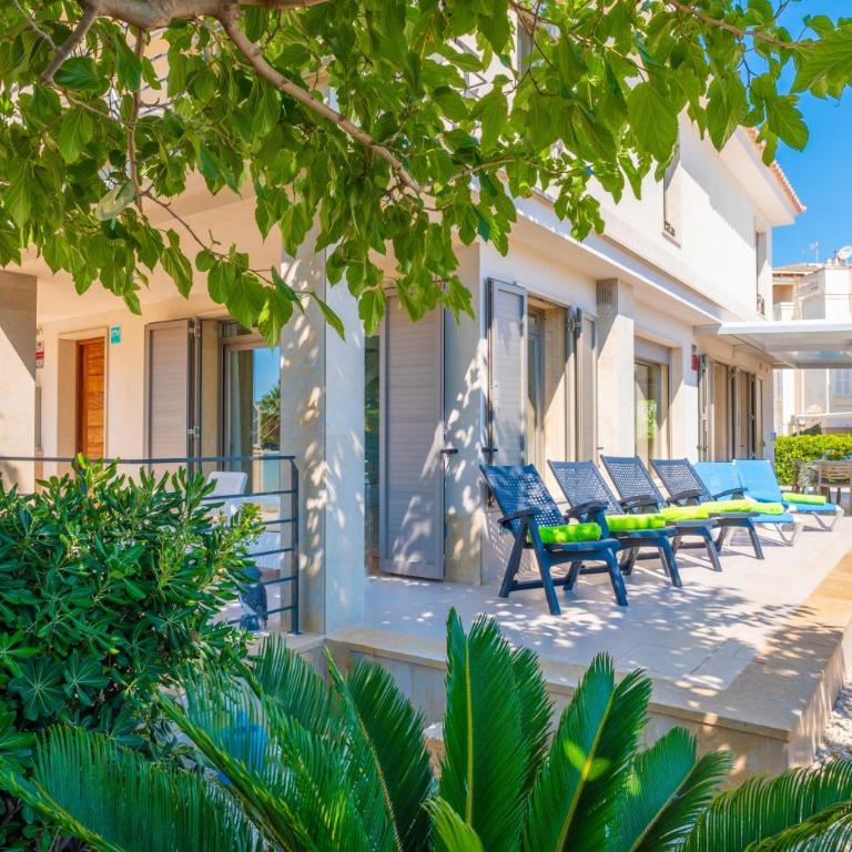 Antonia - Three-Bedroom House - 3