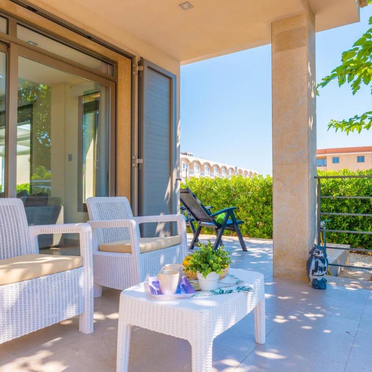Antonia - Three-Bedroom House - 4