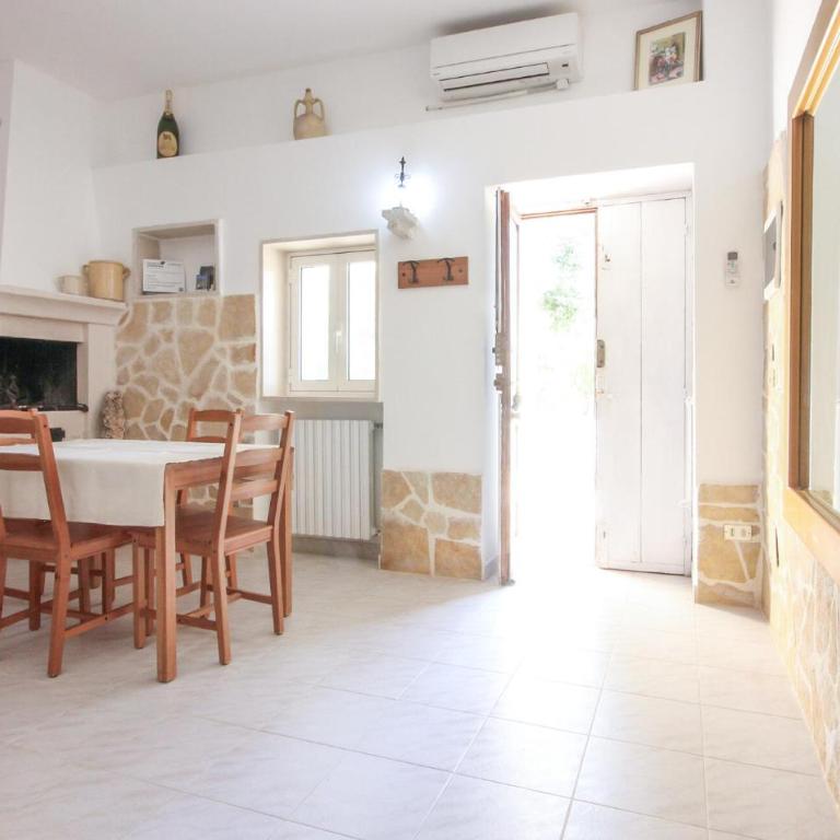 Cozy Home In Ostuni With Wifi - Casa Vacanze con 2 Camere da Letto - 3