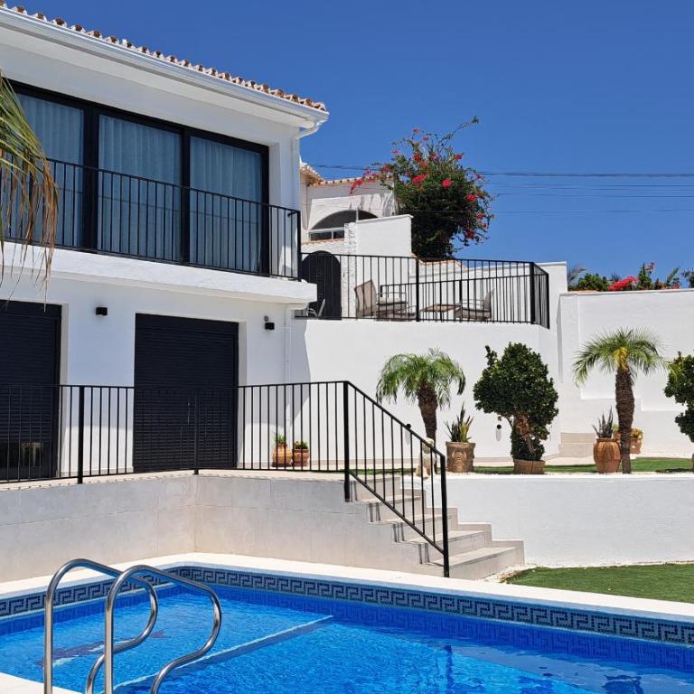 Ref 281 - Villa con piscina privada - 2