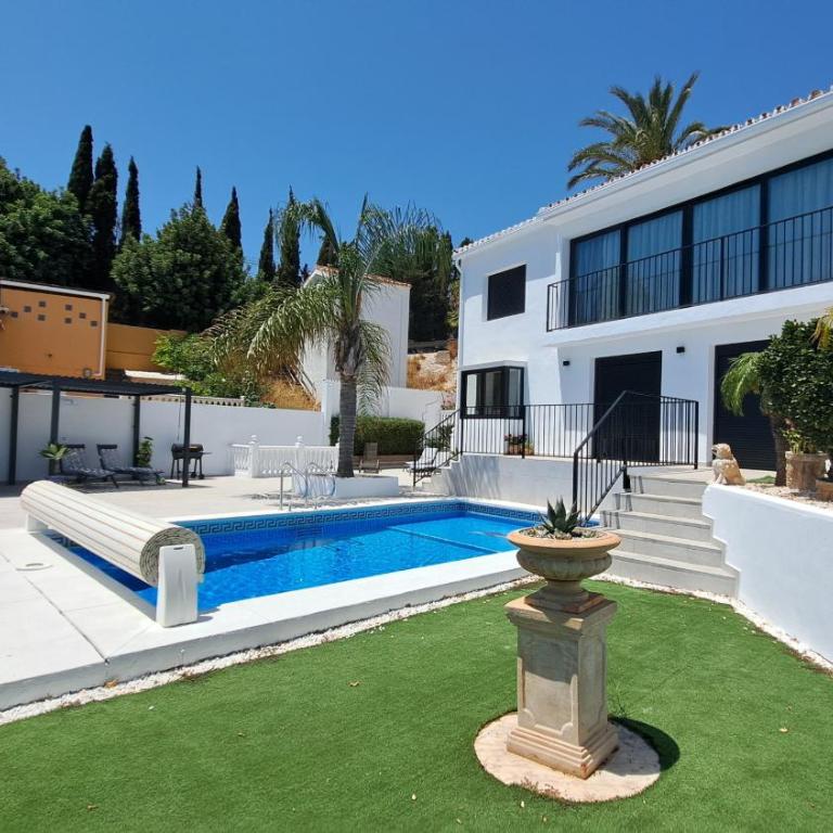 Ref 281 - Villa con piscina privada - 17