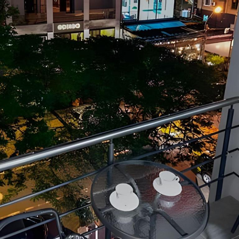 Modern Loft in Cali’s Heart | Salsa Clubs & Cafés - Studio - 17