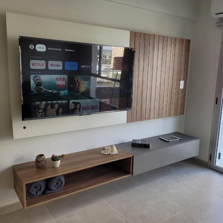 Amplio y moderno monoambiente con lindas vistas en excelente ubicación - Apartamento de 1 dormitorio - 12
