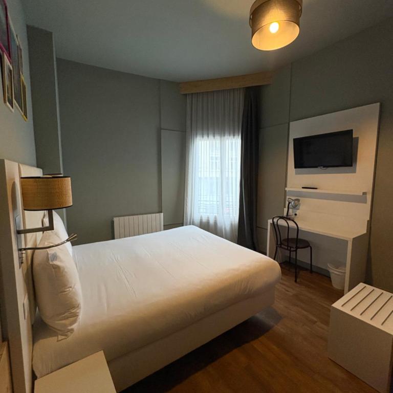 greet hotel Lille Gare Flandres - Groupe Accor - Chambre Pop avec 2 Lits Simples (ou 1 Lit King-Size) - Sans Ascenseur - 3