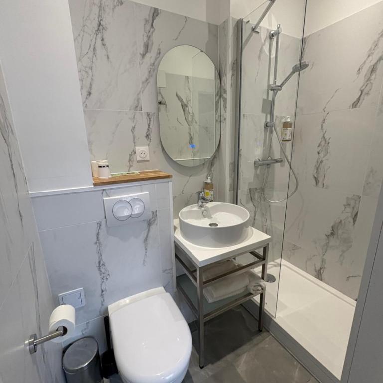 greet hotel Lille Gare Flandres - Groupe Accor - Chambre Simple Pop avec 1 Grand Lit Simple - 9