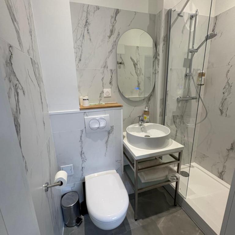 greet hotel Lille Gare Flandres - Groupe Accor - Chambre Simple Pop avec 1 Grand Lit Simple - 10