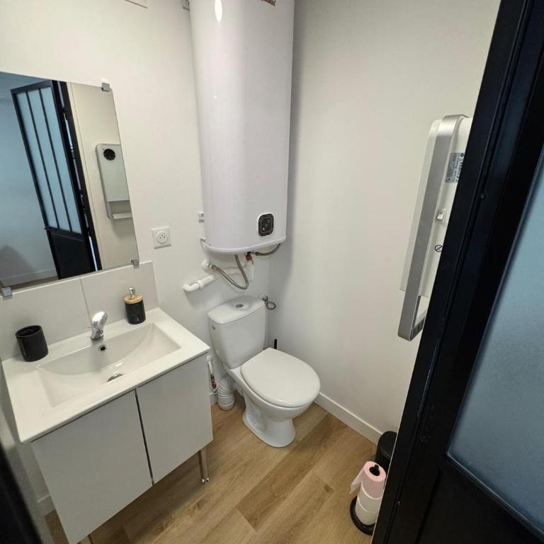 Logement 7 parking gratuit - Appartement 1 Chambre - 11