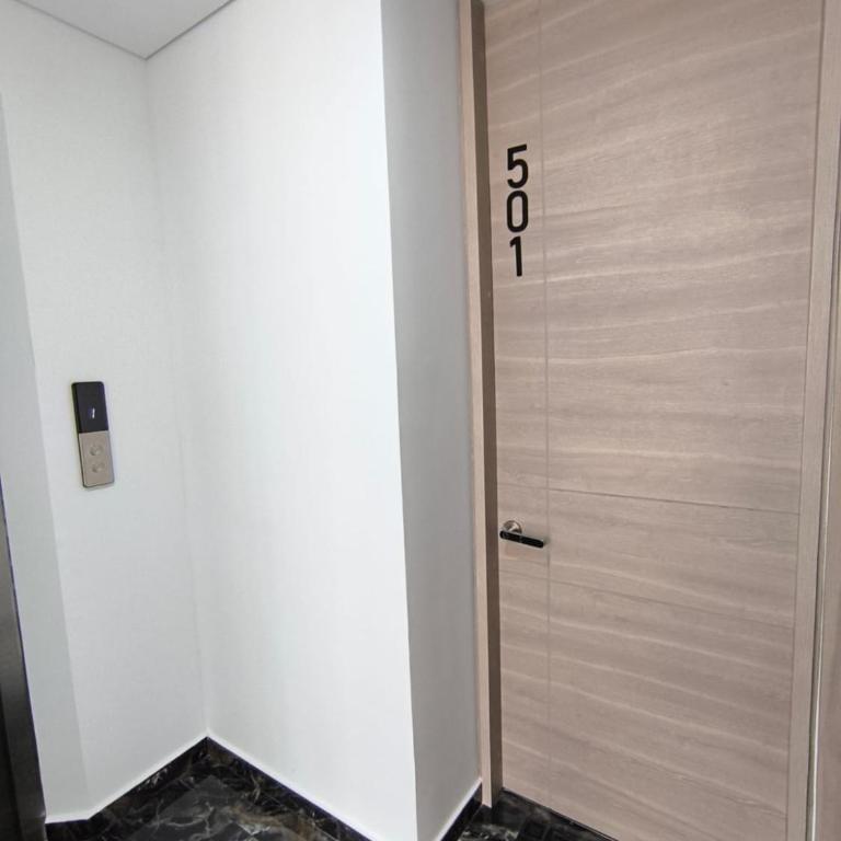 Apartaestudio amoblado, Edificio asturiano 401 - One-Bedroom Apartment - 9
