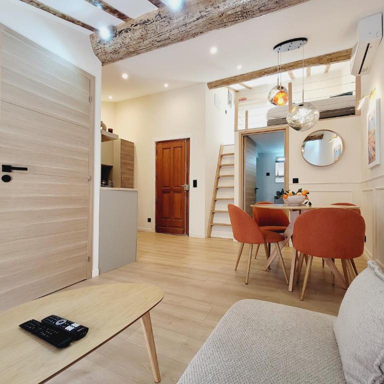 Le Nid de Revennes - séjour cosy dans la vieille ville d'Antibes - Appartement 1 Chambre - 3