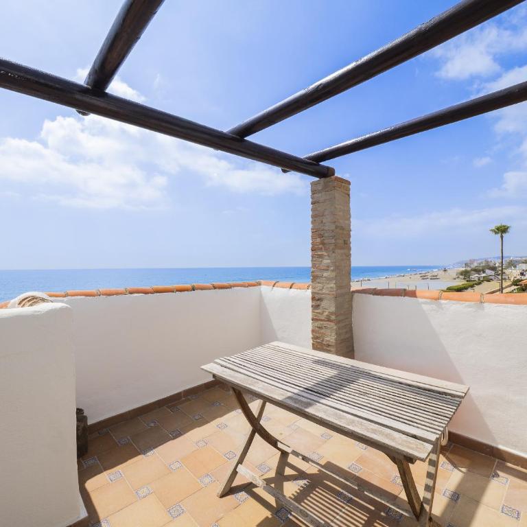 Cubo's Beachfront Marina de Casares House - Casa - 24