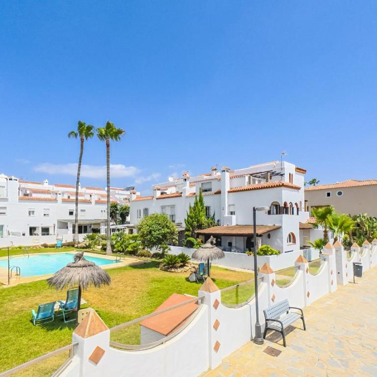 Cubo's Beachfront Marina de Casares House - Casa - 1