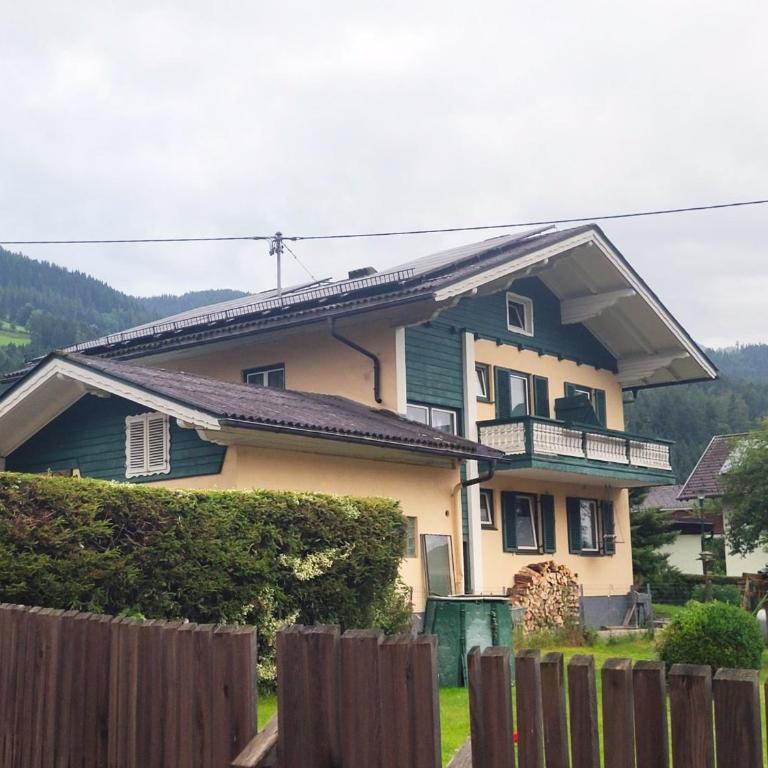 Gästehaus Fuchs - Apartment mit 2 Schlafzimmern und Balkon - 5