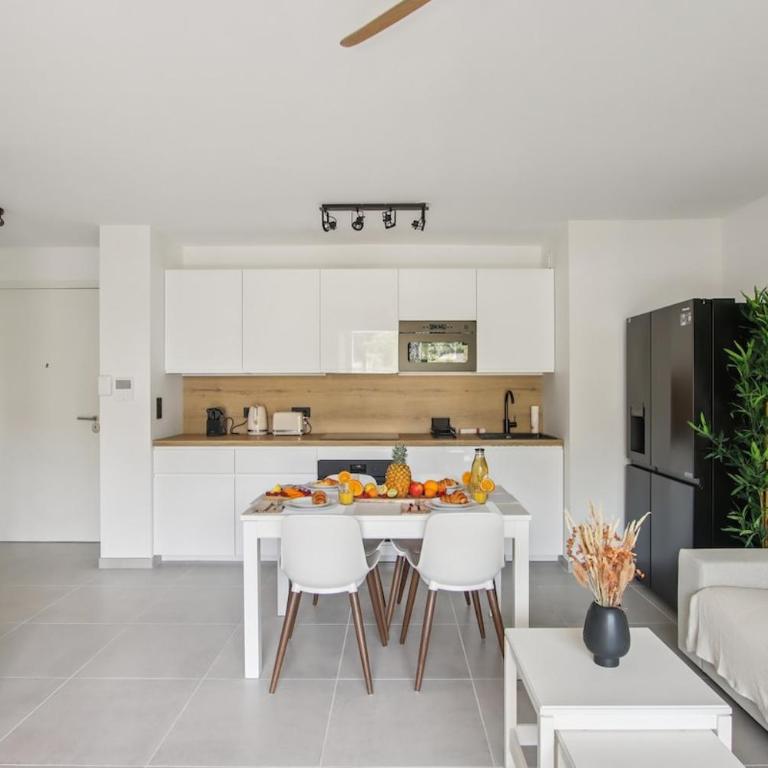 Nice flat for family with pool - Appartement 2 Chambres - 1