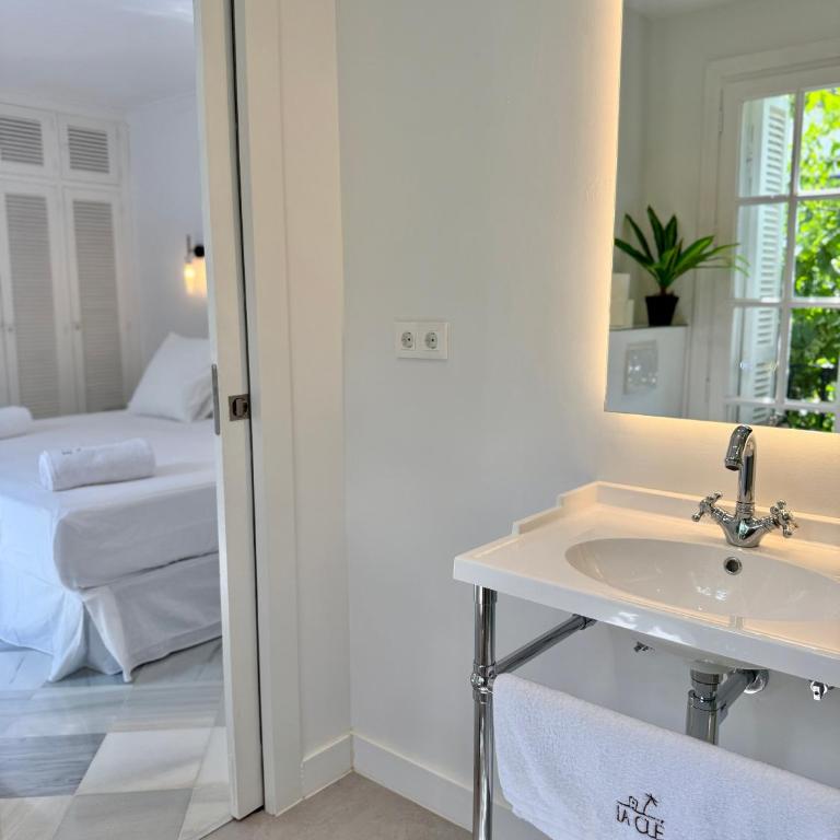 La Clé Boutique Hotel Old Town Marbella - Suite Superior - 8