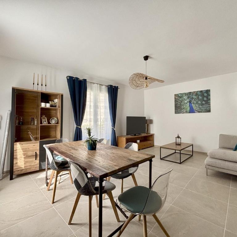 Appartement cosy Aigues-Mortes centre 4 pers - Two-Bedroom Apartment - 5