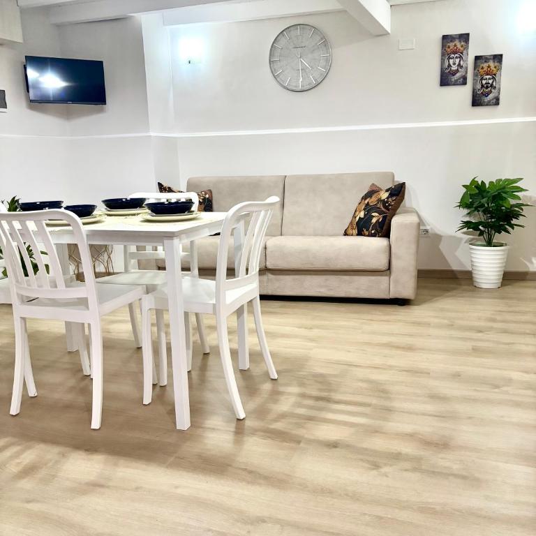 Ariel House - One-Bedroom House - 3