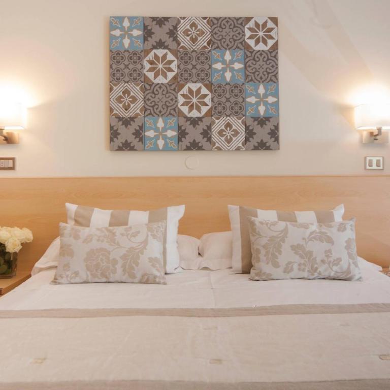 Hotel Mon Cheri - Switchable Room Option - 1