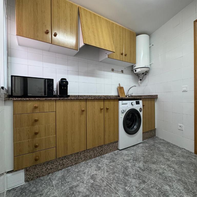 Apartamento La Vila Old Town - Three-Bedroom Apartment - 2