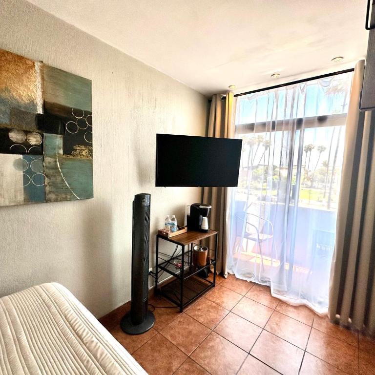 GGG Stay & Wellnest - Standard Double Room with Fan - 6