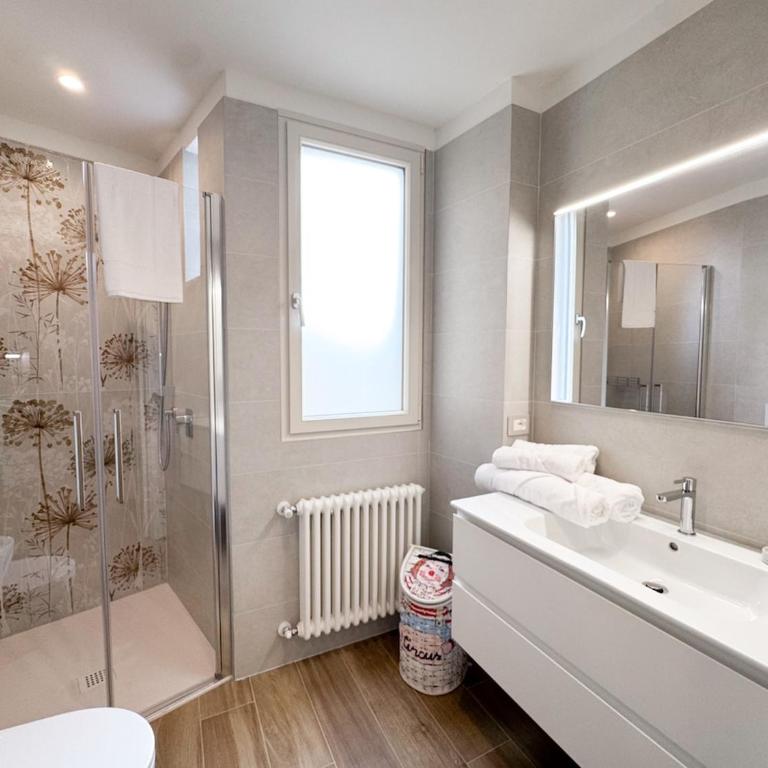 Como Borghi Two-room apartment near old town with AC - One-Bedroom Apartment - 6