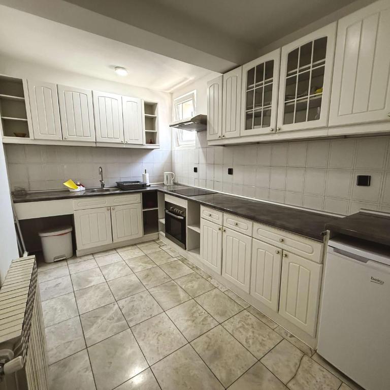 Apartments Velickovic - Deluks Apartman - 2