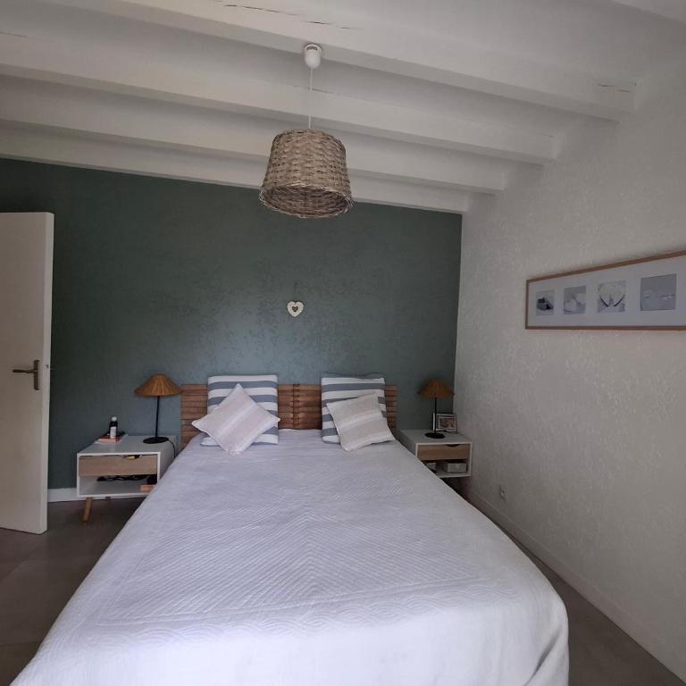 VILLA DE PLAIN PIED ET STUDIO CLIMATISES, AU CALME, 6 PERSONNES MAXIMUM A 7mn DU GOLF ET DE LA PLAGE - Villa - 29