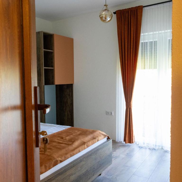 Apartments and Rooms Villa Majestic - Three-Bedroom Apartment with Water View - 16