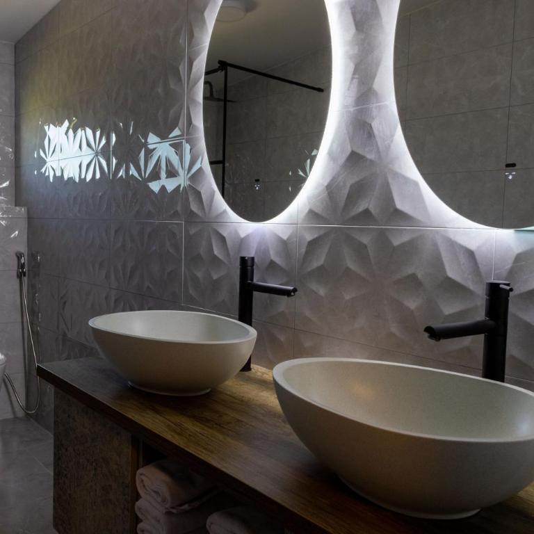 Apartments and Rooms Villa Majestic - Three-Bedroom Apartment with Water View - 6