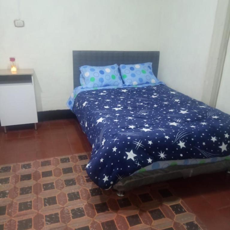 Habitación Plaza Chosica - Habitación Doble con baño privado externo - 2 camas - 1