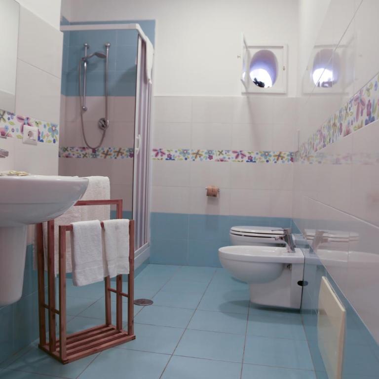 The Flower Garden - Camera Tripla con Bagno Privato - 4