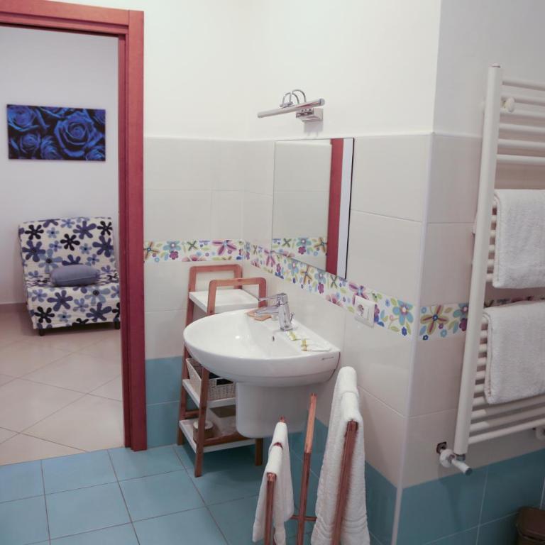 The Flower Garden - Camera Tripla con Bagno Privato - 7