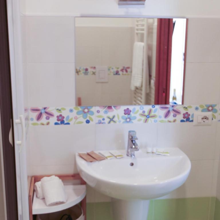 The Flower Garden - Camera Matrimoniale con Bagno Privato - 2