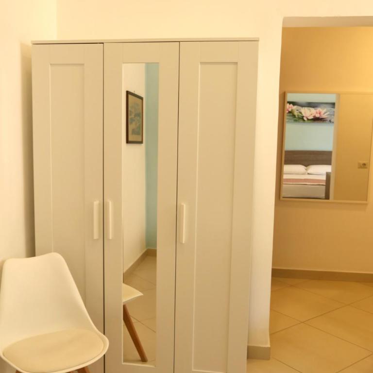 The Flower Garden - Camera Tripla con Bagno Privato - 9