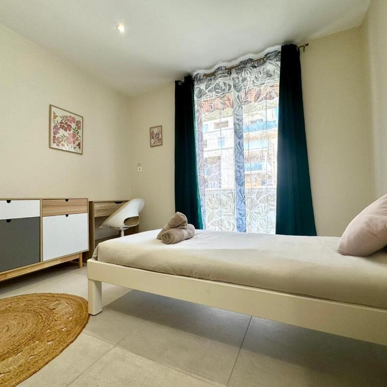 Le Sully Nest - Clim et parking - Appartement 3 Chambres avec Balcon - 14