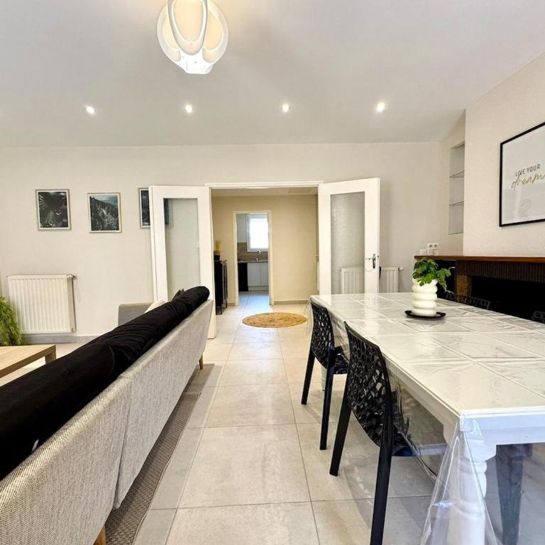 Le Sully Nest - Clim et parking - Appartement 3 Chambres avec Balcon - 16